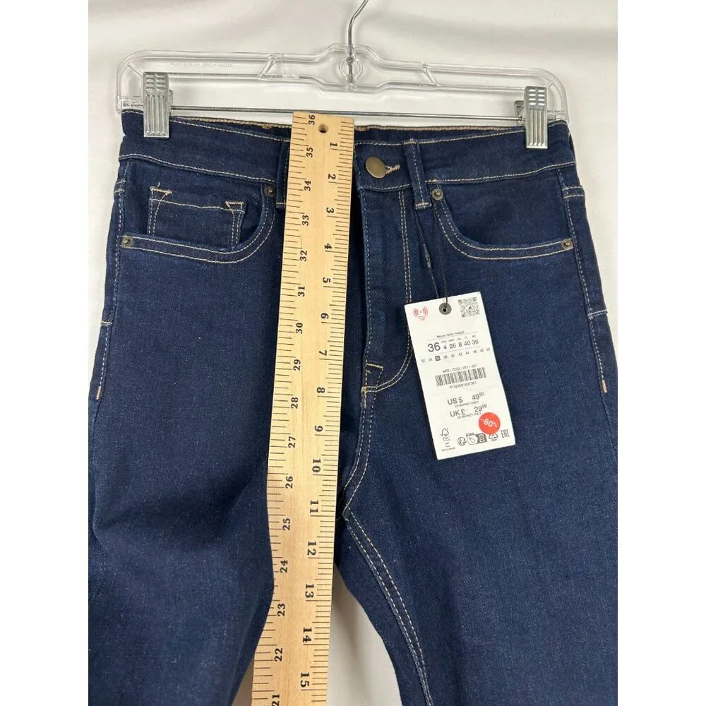 Zara Women’s US Size 4 Dark Wash Mid Rise Bootcut Jeans 33 Inch Inseam - Picture 4 of 16